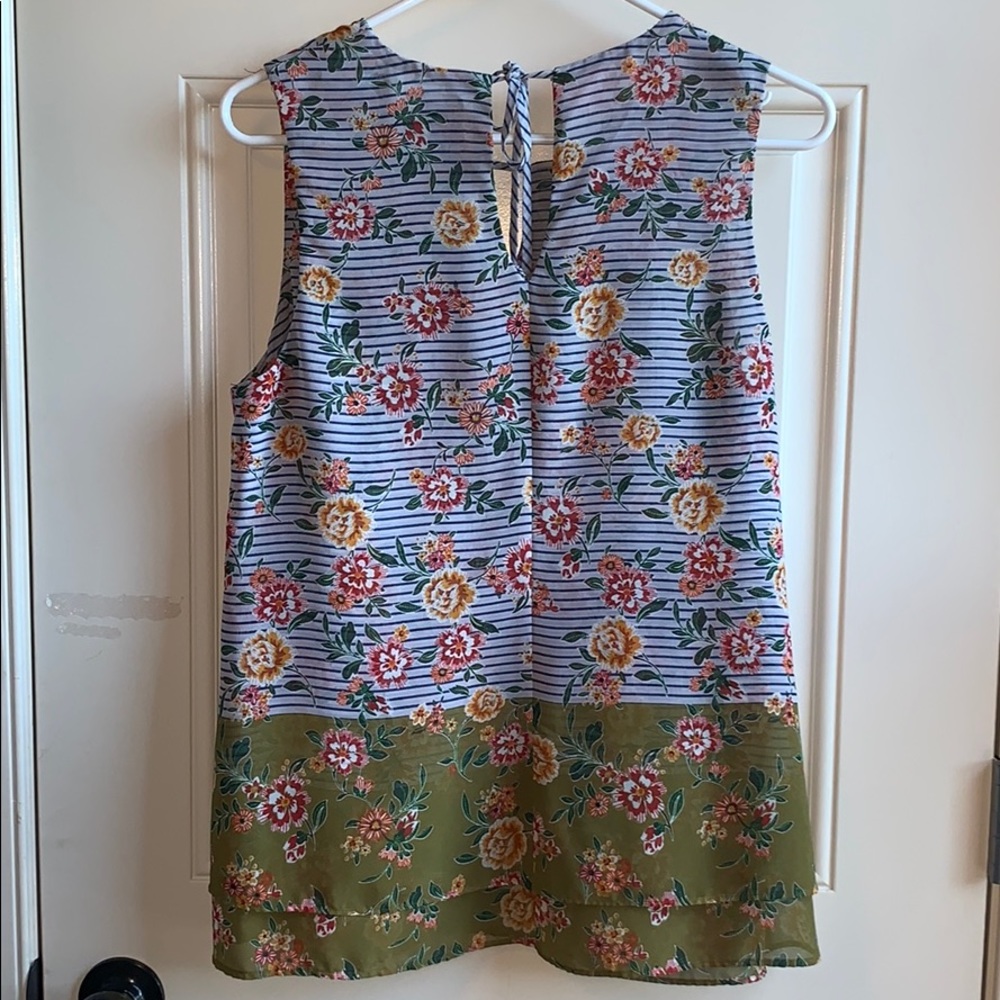 CAbi top - Picture 2 of 4